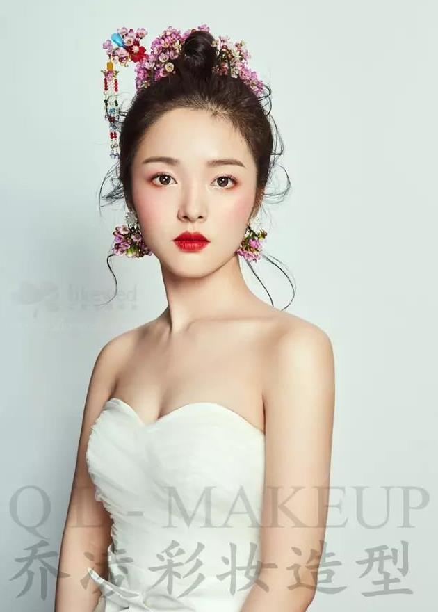 赵丽颖最爱的丸子头!同样减龄的花瓣头,半丸头,双丸头也齐齐上