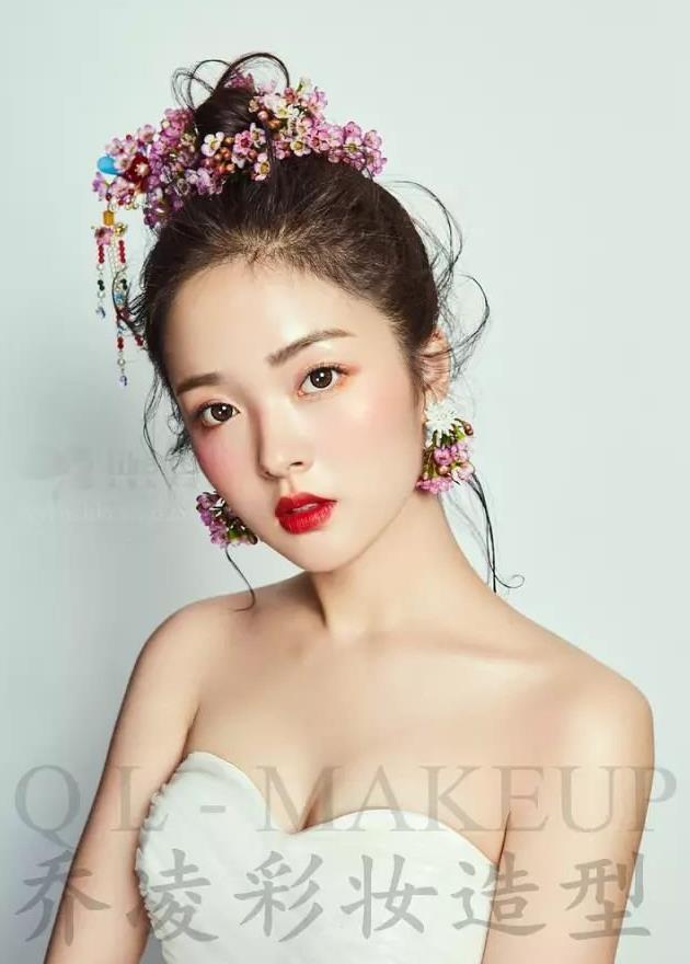 赵丽颖最爱的丸子头!同样减龄的花瓣头,半丸头,双丸头也齐齐上