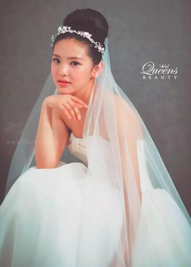 赵丽颖最爱的丸子头!同样减龄的花瓣头,半丸头,双丸头也齐齐上