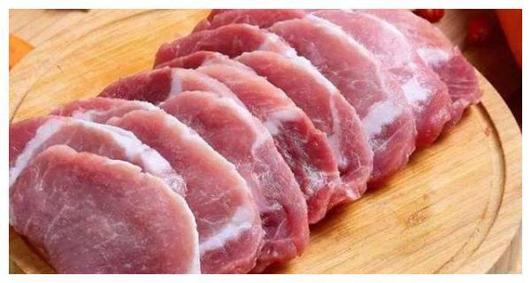 买猪肉有技巧对肉贩子说俩字，他们一听你就是老手，内行人