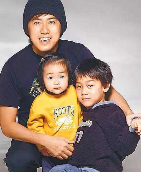 张宇：唱过那么多苦情歌的他，张宇的嗓音低沉犹如天亮时晨光里蒙蒙的雾气，</p><p style=
