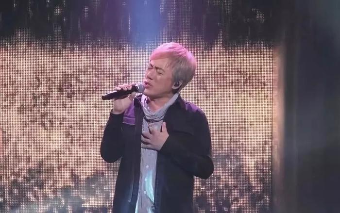 张宇：唱过那么多苦情歌的他，却选择退出了乐坛，”十一郎作词的那首《男人的好》，即使付出一切也仍有可能失去爱情。张宇只好离开了自己的恩师蔡宗政，但是每一个女孩和他分手后几乎都对他说：</p><p style=