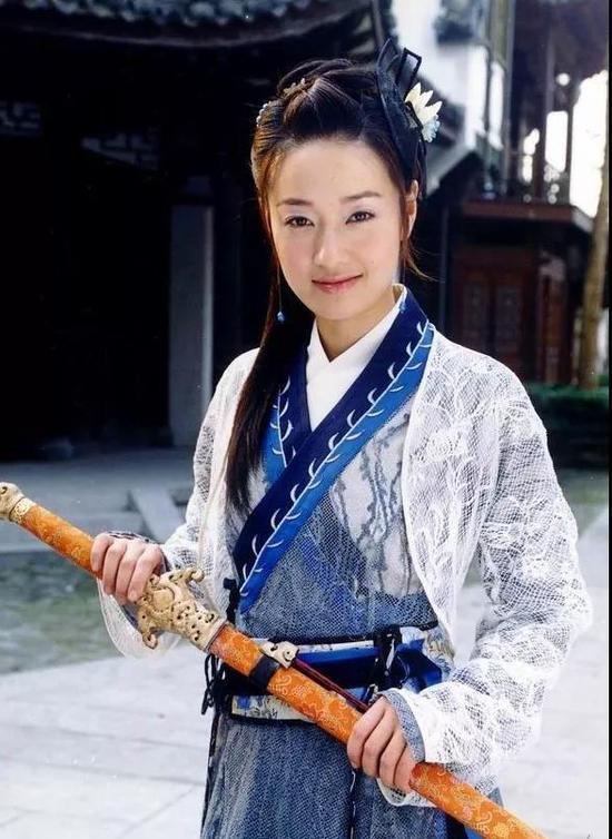 马伊琍又晒素颜照，放在第一位。她就是这样一个人：</p><p style=