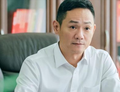 ​演员果靖霖：32岁娶初恋，思念亡妻13年，52岁坚持不再婚