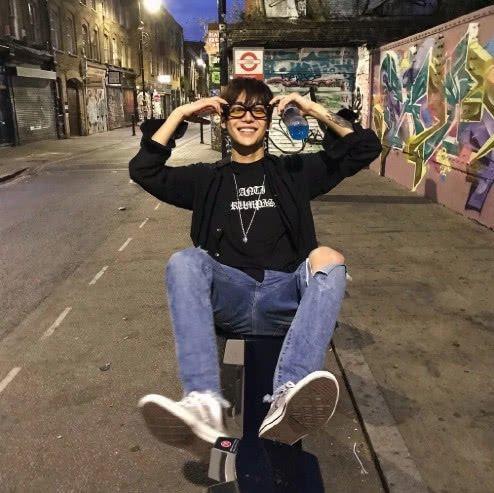 只想靠才华颜值又超高,真是酸了,郑帝元的脸简直帅到有负担