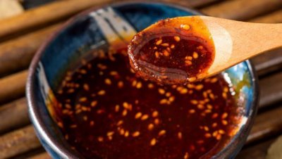 ​炸辣椒油，谨记泼油三步曲，又香又辣，不焦不涩，拌什么都香