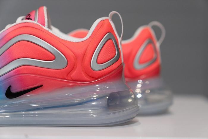 UNDERCOVER 联名领衔！整体风格极具辨识度。Air Max 720 多款实物及发售日期释出