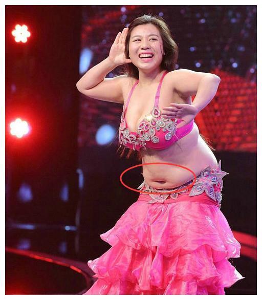 “胖姑娘”田维维肚腩赘肉一叠叠，体重140斤,喜欢唱歌，她舞蹈非常有活力，胖胖也健康。自信满满