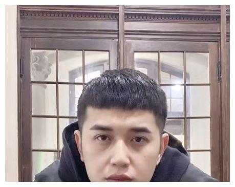 揭秘！他们就自找娱乐，陪李佳琦到上海打拼</strong></p><p style=