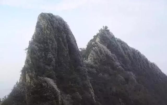 下雪啦！有网友在微博上晒出了</p><p style=