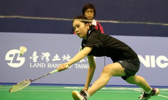 日本羽毛球美女大堀彩,据说身材长相秒杀福原爱,大家来评评