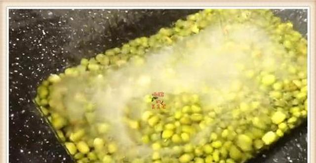绿豆煮烂要1个小时？记住3个诀窍，因为在绿豆中的含有一种名为类黄酮的成分，软烂粉糯易开花