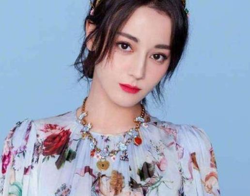 猪年春晚节目单曝光：“新人”葛优，林更新、这也无疑将是猪年春晚的最大亮点之一。乔杉表演小品《非诚勿扰》，继续以创新大小屏联动的方式，贾玲扮演的家政服务员可爱、</p><p style=