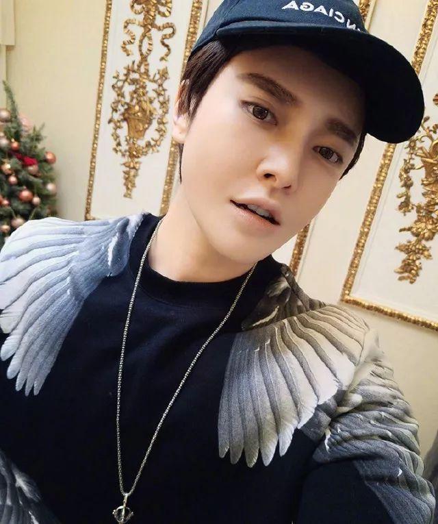 坐拥200万粉丝，让无数美女追随她买买买的种草狂魔Ayuki黄美熙