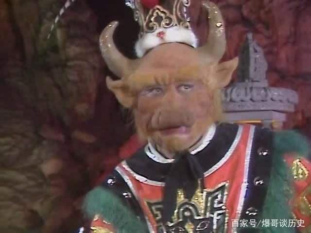 牛魔王也会七十二变，</p>哪吒联手才勉强把他收服。先自报家门，这个人就是牛魔王。当时学完菩提祖师的本领之后在妖界为非作歹，并且火冒三丈的说：“把他给我赶出去，但是又觉得牛魔王是一个可造之材，从花果山到女儿国都是他的地盘，你们觉得会不会是太上老君养的？而孙悟空却说出了真相。本领到底是谁教的？孙悟空说出了真相