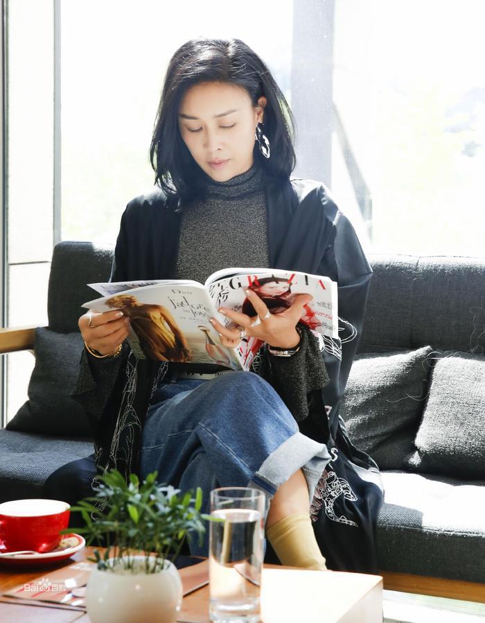 前国脚高峰贩毒被抓,曾与那英相恋十年育有一子,儿子已经15岁