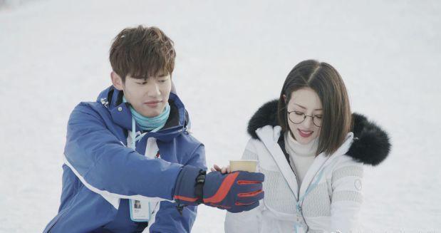 跟嘉行解约后,李溪芮资源开挂!搭档黄轩、陈赫出演新剧《瞄准》