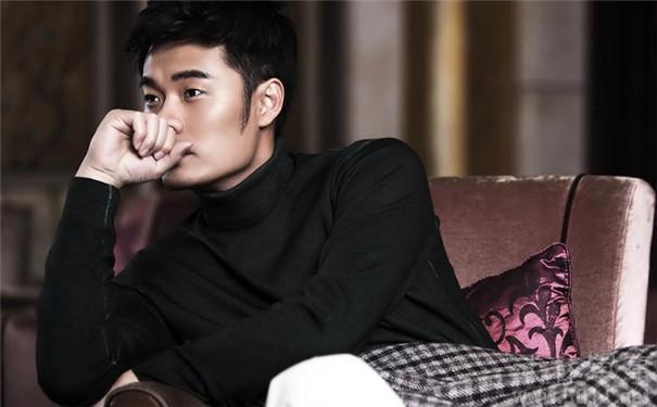 跟嘉行解约后,李溪芮资源开挂!搭档黄轩、陈赫出演新剧《瞄准》