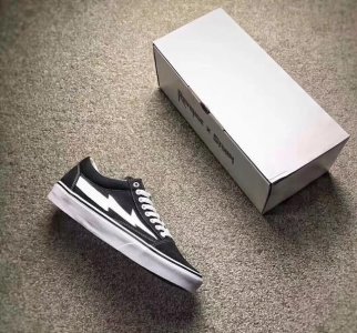 ​Revenge x Storm日本Pop-Up店限定款 黑色闪电来袭