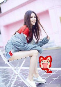 ​Rita姿态直播连麦开车，聊起“电竞椅梗”，老司机瞬间笑出声