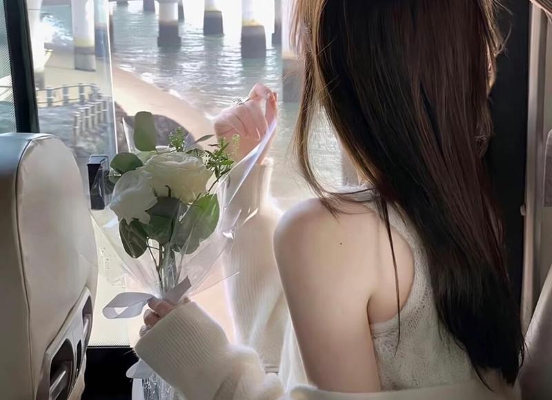 一句简短的新年祝福爱情(2023新年爱情祝福语)