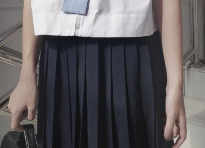 ​批评不自由的句子简短聚集90条