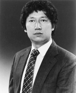 ​传奇人物李春平：被美国女星圈养13年后，从乞丐一跃成北京首富