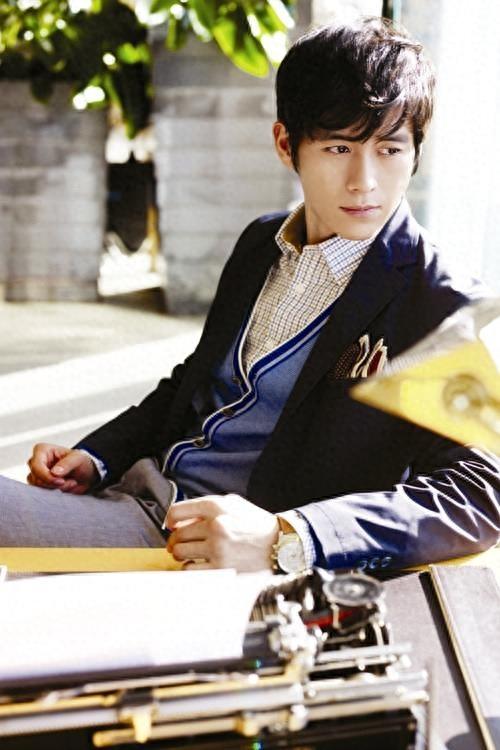 韩国偶像男星高修