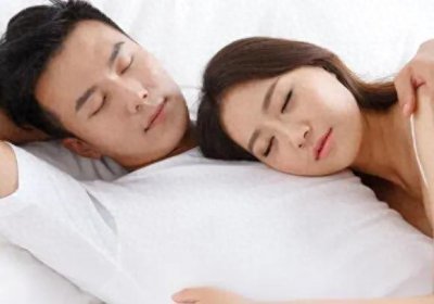 ​40岁阿姨和21岁小伙结婚一夜，阿姨：精力用到正经地方才好！