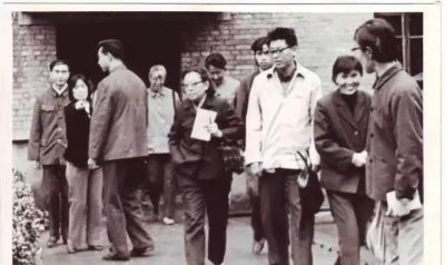 ​一生从医的林佳楣，丈夫是主席，四个孩子个个成才