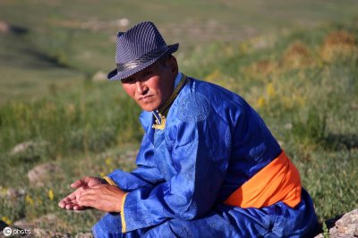 ​从《黑骏马》看张承志的浪漫主义，以及对生命永不言弃的诗意表达