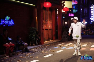 ​与黄子韬逗趣互动引热议？ 杨文昊：他很酷，也挺真实