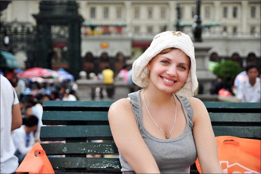 实拍哈尔滨街头的俄罗斯美女，让你瞬间爱上这座城