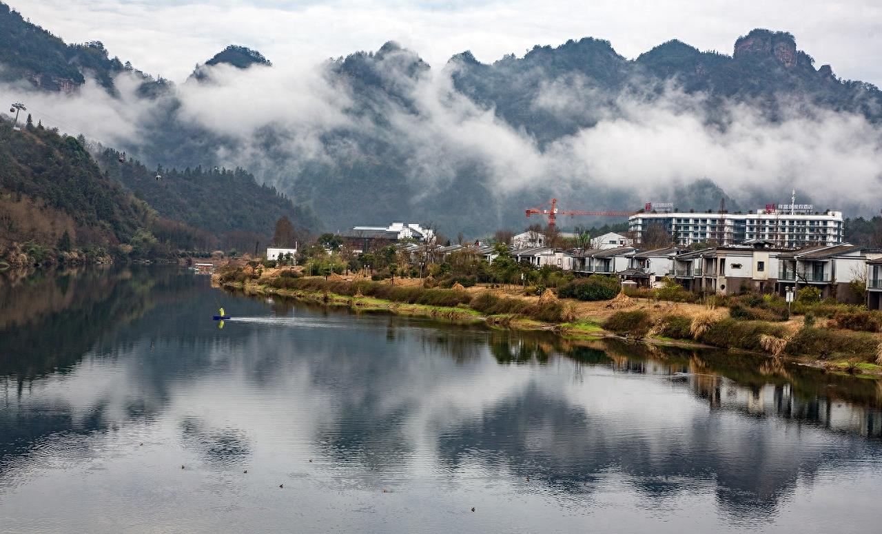 黄山位于安徽省南部黄山市黄山区境内