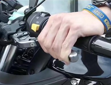 ​摩托车行驶中如何正确换挡