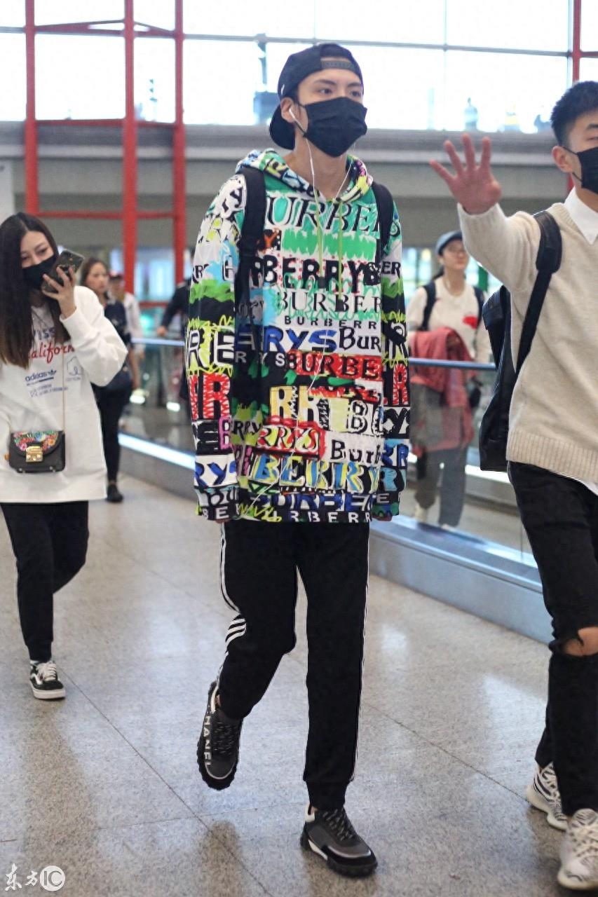 乐华七子中最高的毕雯珺，风华正茂的21岁少年，为啥玩起来那么傻