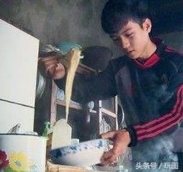 变形计第十季城市主人公杨桐，现已经出国留学