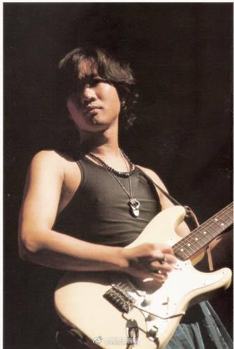 这一些,传颂着经典的歌 怀念家驹二十五周年