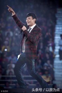 ​佟丽娅张信哲合唱，唱哭了佟丽娅变个人独唱