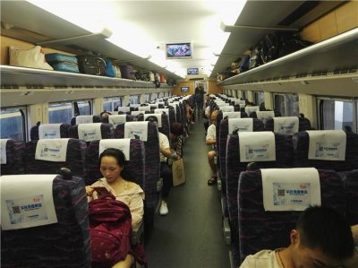 ​在市中心乘高铁！广州站首趟成渝方向动车组列车今日发车