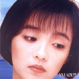 ​陈慧娴年轻时照片鉴赏 其宣布红馆开个唱将出新专辑