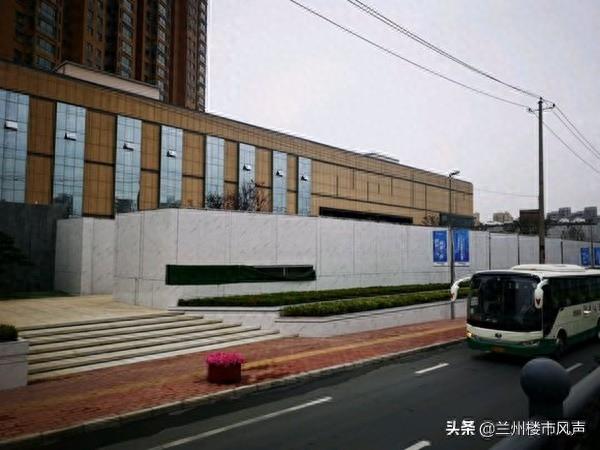 保利天宸湾示范区正在施工中