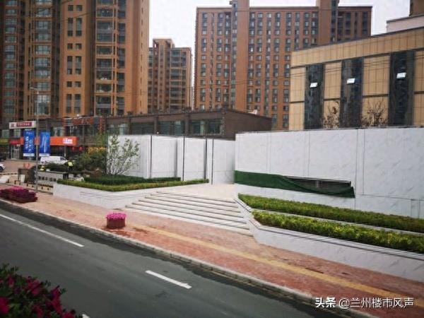 保利天宸湾示范区正在施工中