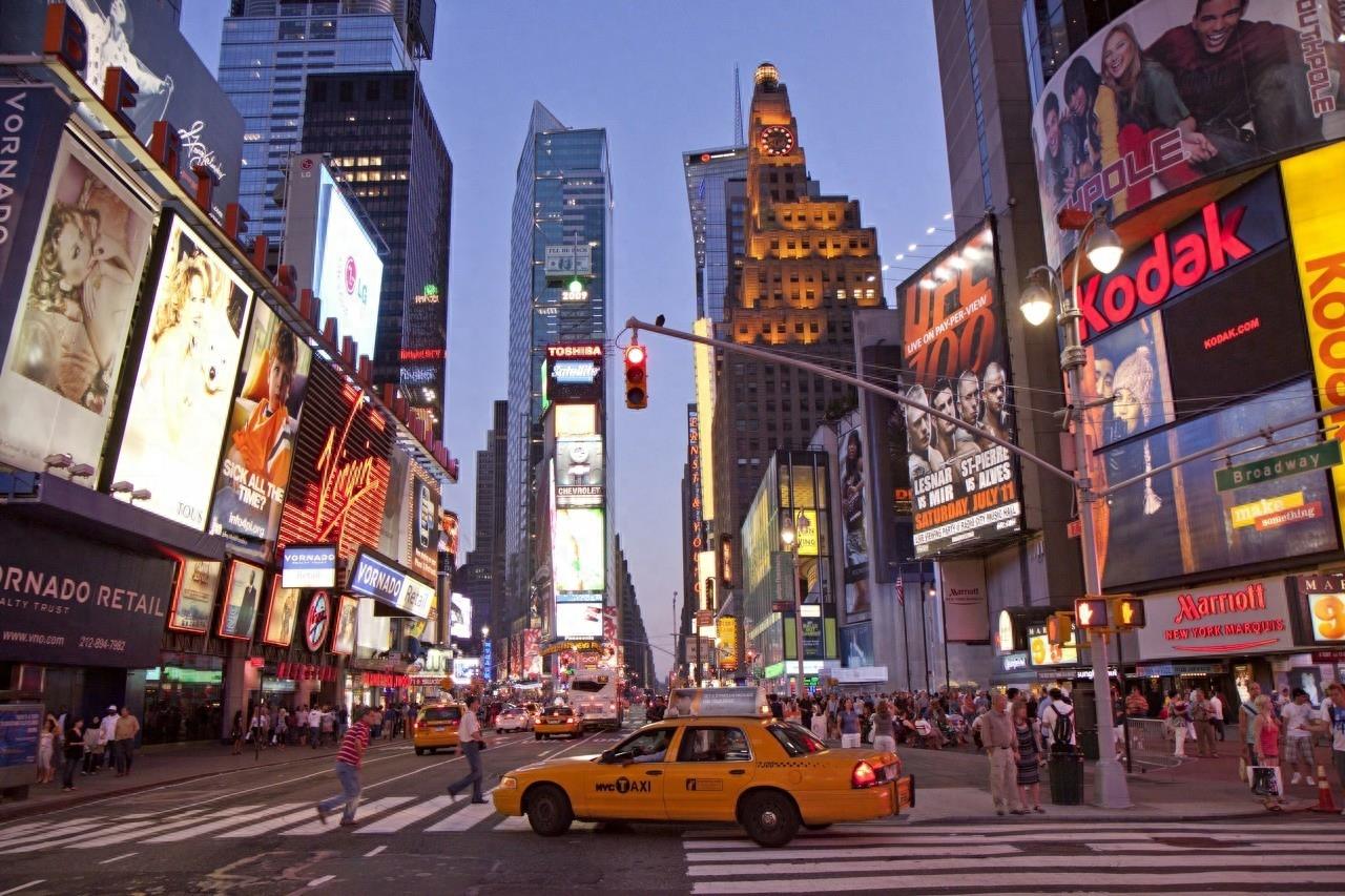 纽约时报广场是美国纽约曼哈顿的一个商业中心