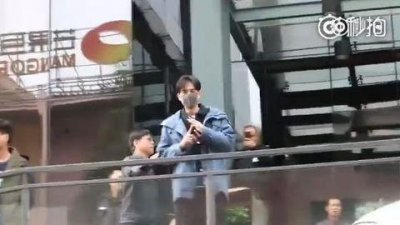 ​171206 胡一天综艺首秀录制《快乐大本营》下车与粉丝互动甜度max！