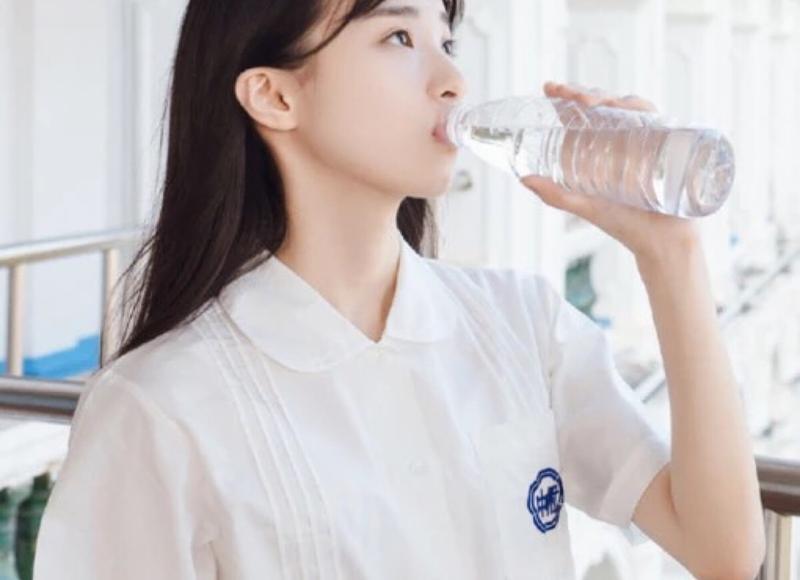 推荐15句女朋友的撩人情话（推荐15句女朋友的撩人情话）