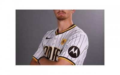 ​给婆婆发短信她故意不回(丈夫每天给婆婆发微信)