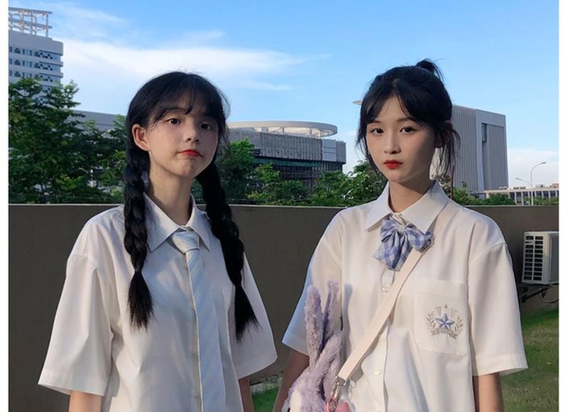 情侣一百天的情话8个字（坐在坟头调戏鬼的情话）