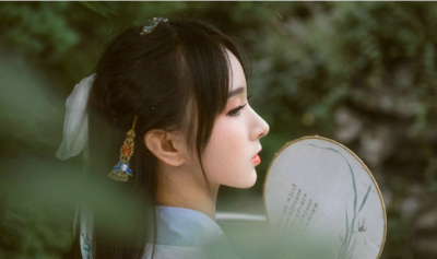 ​毕业照片发朋友圈句子 发毕业照片的唯美句子