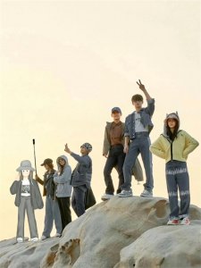 ​普通人存一些趣味十足的多人群体拍照姿势来咯！